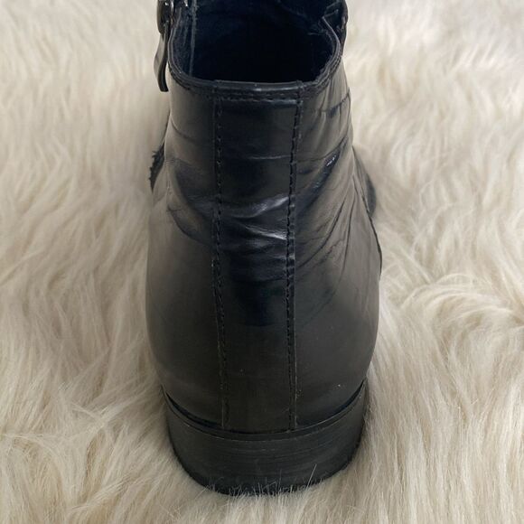 Robert  Black Leather Ankle side zipper Boots Chain Accent Sz 12 Mint Condition - Picture 4 of 12